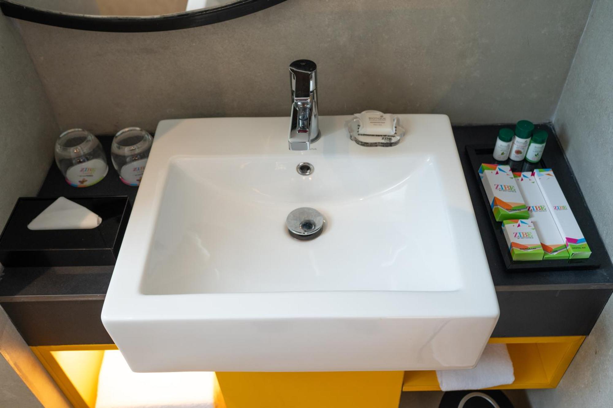 Zibe Luxe Kakinada By Grt Hotels Eksteriør bilde